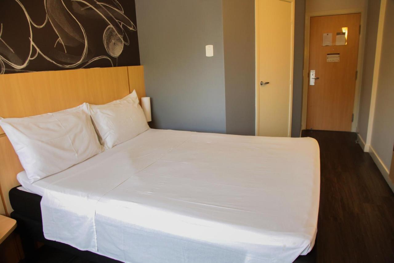 Отель Ibis Bacabal Экстерьер фото